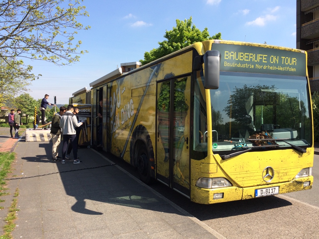 Bau-Bus an der FSG